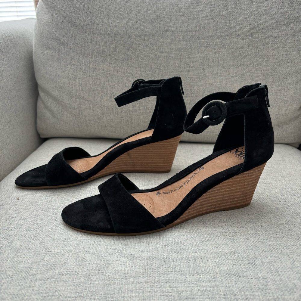 Sofft | NEW Black Suede Wedge Sandal - Size 9.5